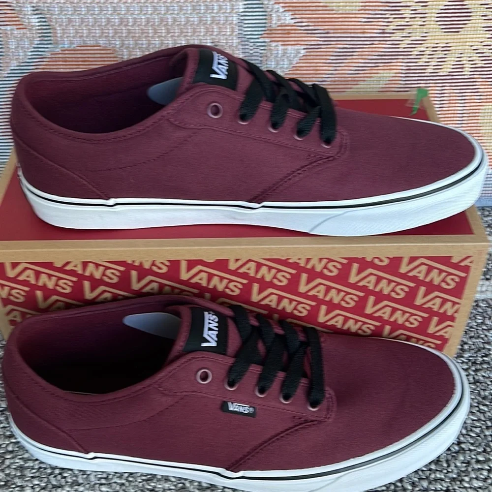 Vans WMNS Atwood
(Canvas) Oxblood/White
VN000TUY8J3
Sneakers - Picture 3 of 16